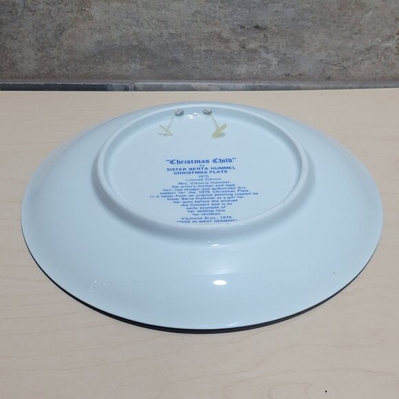 Schmid Hummel Christmas Plate 1975 Christmas Child Decorative Wall Hanging Plate - Picture 11 of 11